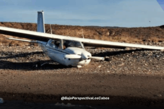 CAE AERONAVE EN LA PAZ