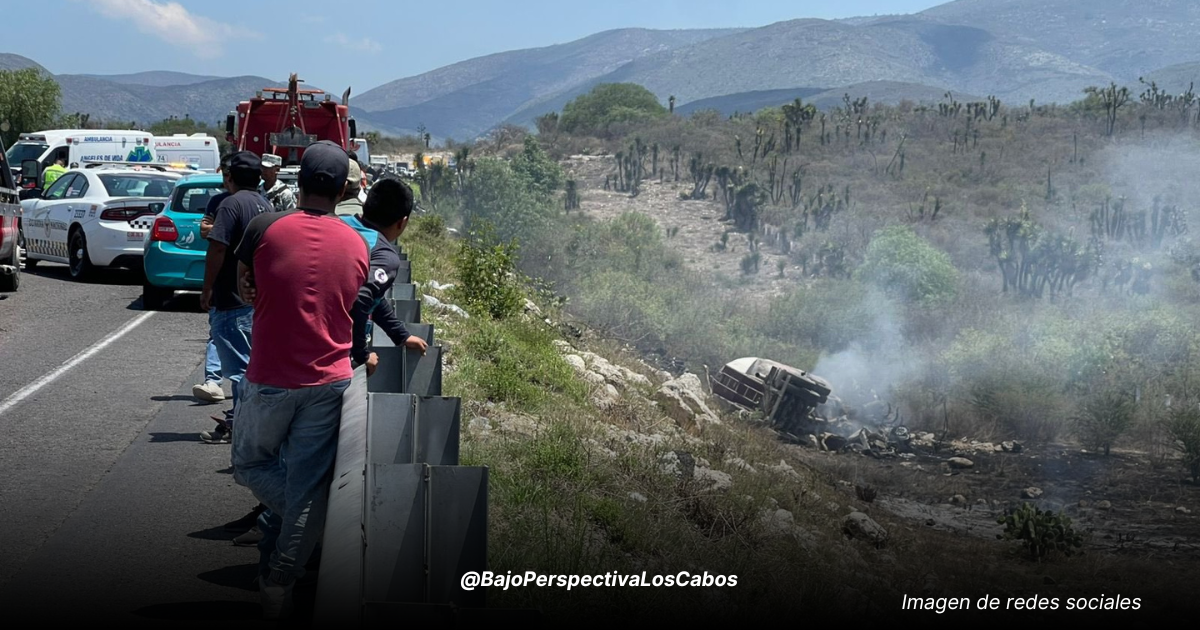 20 personas mueren en terrible accidente de autobús en Cuacnopalan Oaxaca