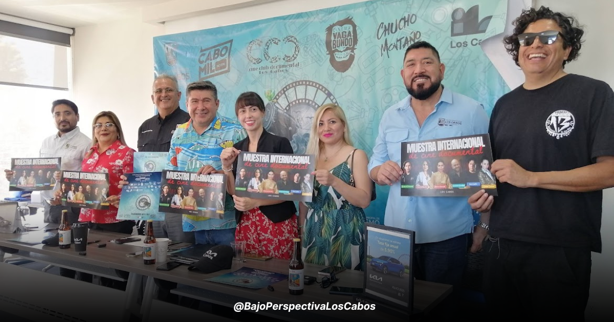 Autoridades presentando la cartelera de la Muestra Internacional de Cine Documental Los Cabos 2025