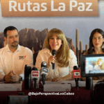 Autoridades anunciando nuevas rutas aéreas para La Paz