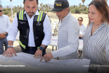 Autoridades revisando construcción CRIT