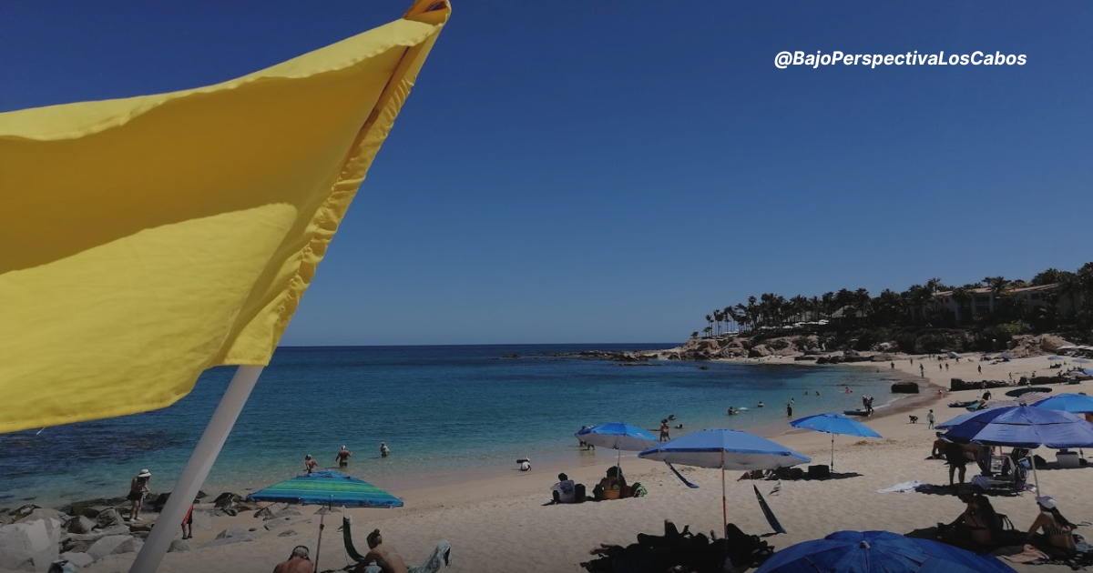 Bandera amarilla en playa