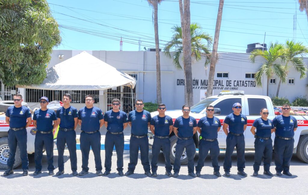 Brigadistas de Los Cabos que se trasladan a Tecate