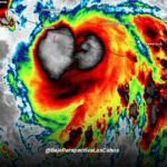 Erick tocando tierra en Oaxaca como huracán 3