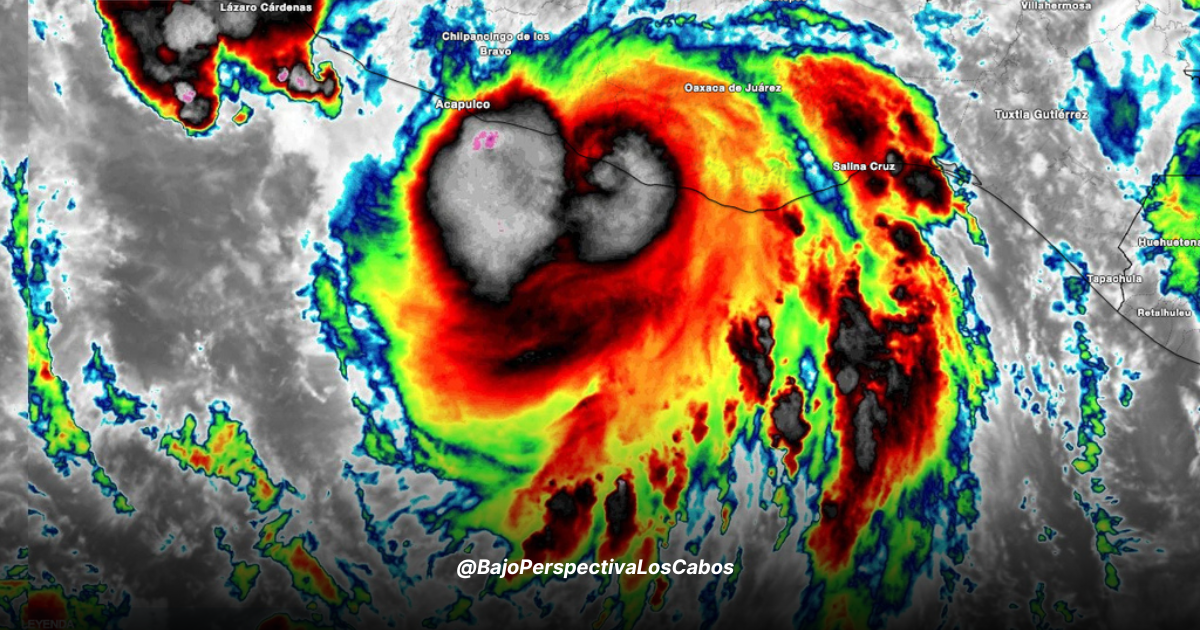 Erick tocando tierra en Oaxaca como huracán 3