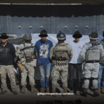 Hombres detenidos por militares y policias estatales