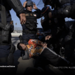 Migrante detenido en Estado Unidos tras redada