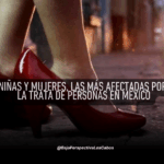 niña calzando zapatillas de adultas por tema de trata de personas