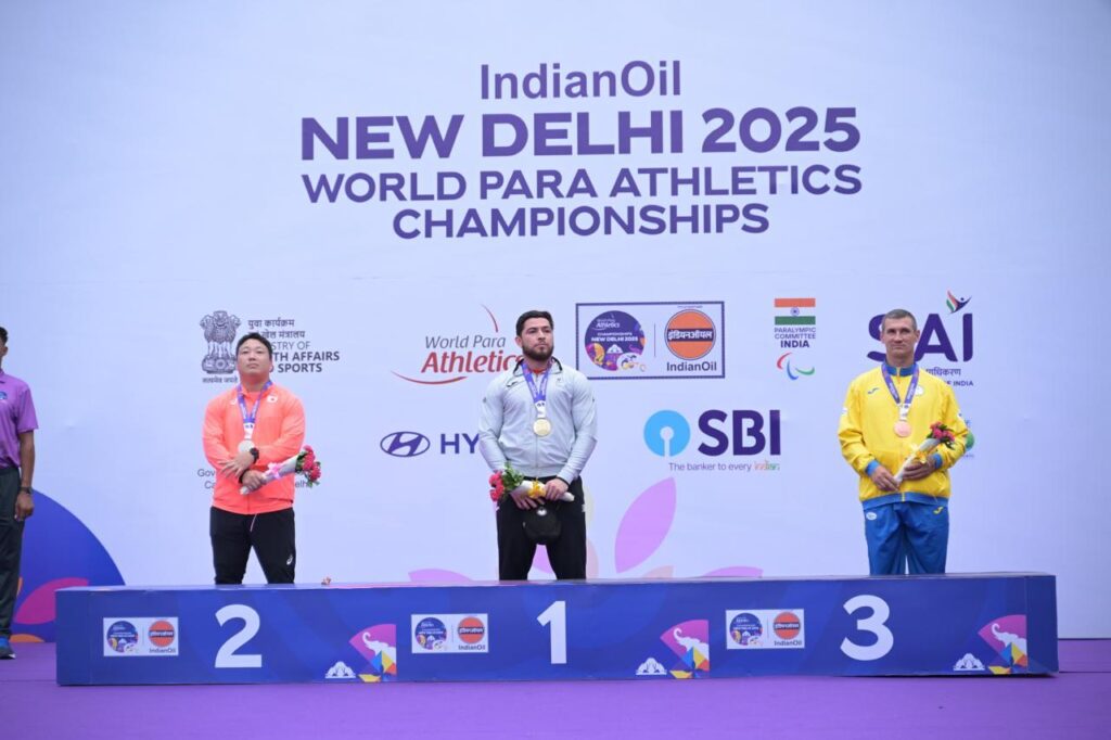 Luis Carlos López en el podium del Campeonato Mundial de Paratletismo