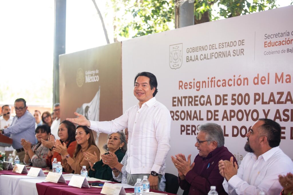 Salgado en evento de entrega de plazas