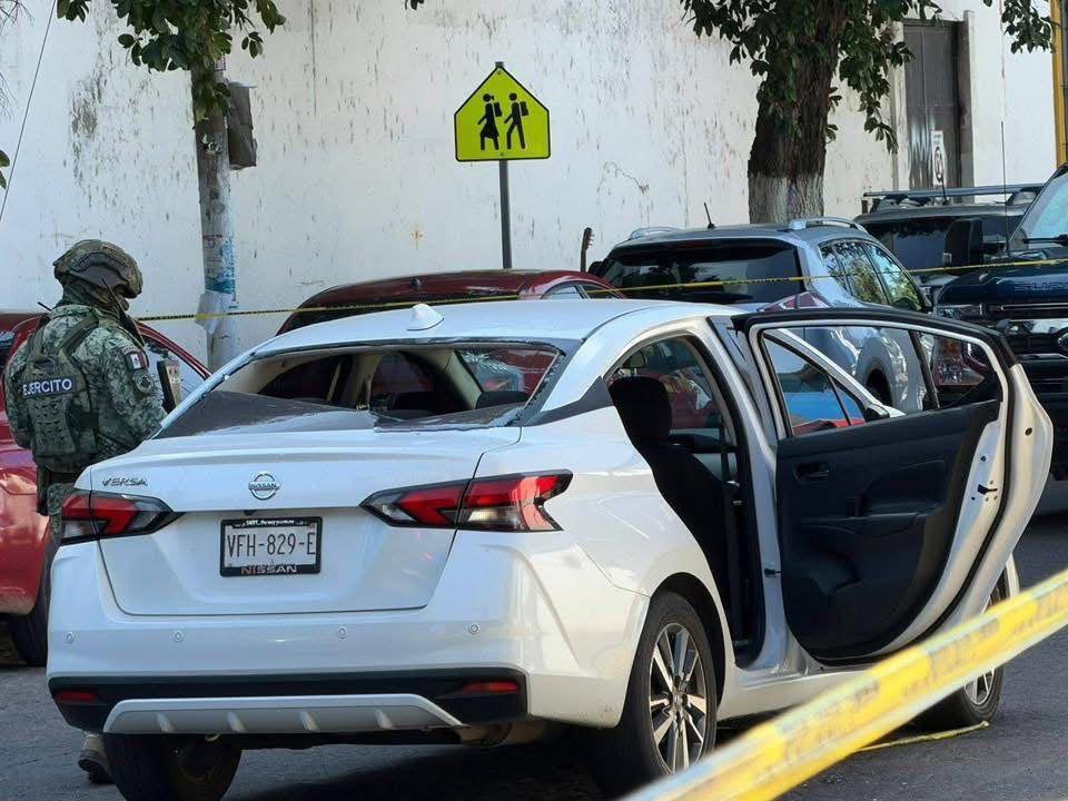 Carro de la legisladora al momento del ataque armado