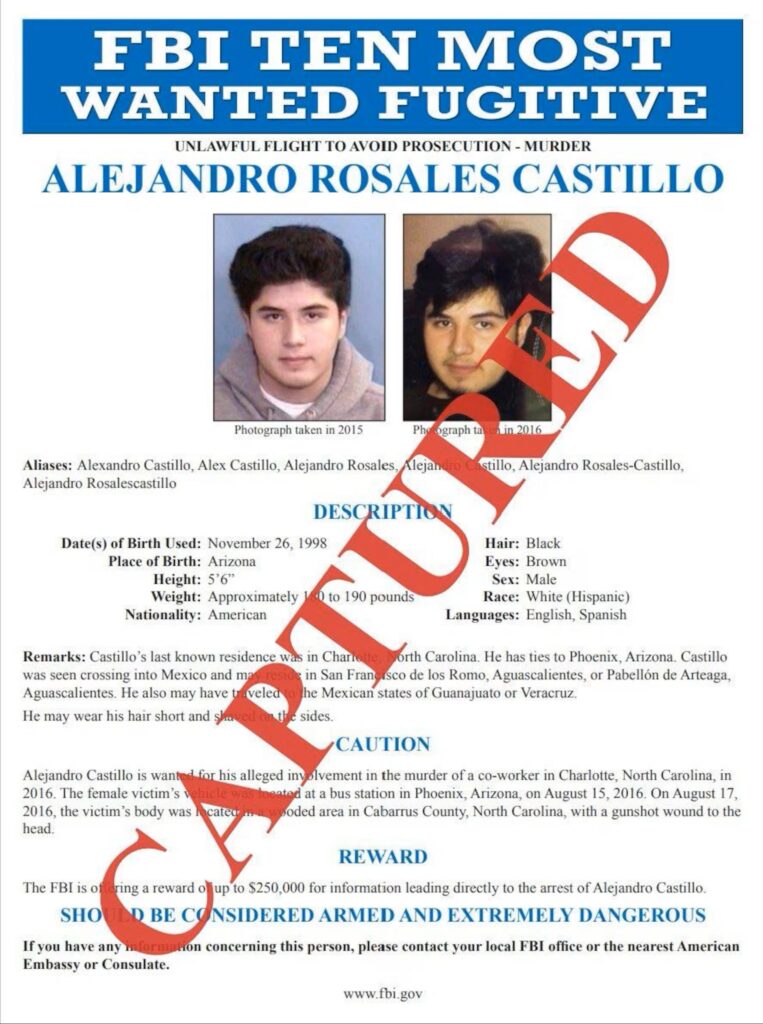 Ficha de búsqueda del FBI con insignia de capturado