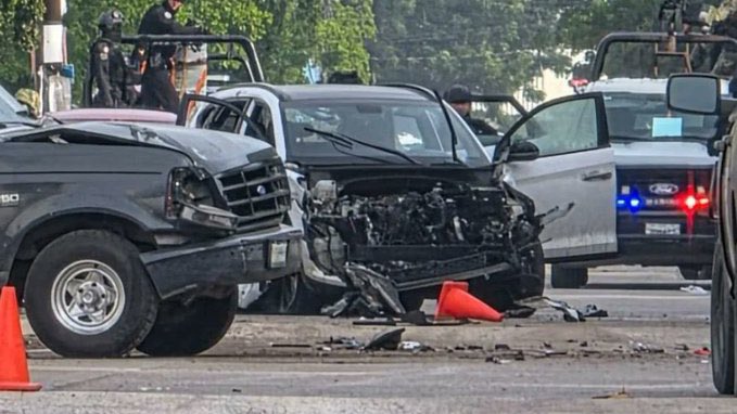 vehículo afectado tras ataque del titular de seguridad